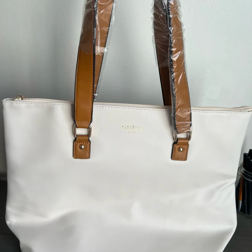 Guess White and Brown Tote Bag - Picture 4 of 4